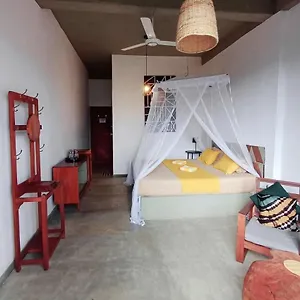 https://the-traveller-kandy.negombohotels.net